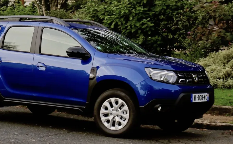 Moteur 1.2 TCe Dacia Duster démonté, segmentation et circuit d'huile visibles