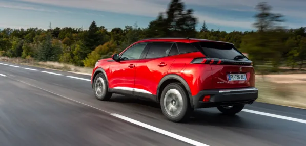 Courroie de distribution PureTech Peugeot 2008 effilochée, résidus dans l'huile moteur