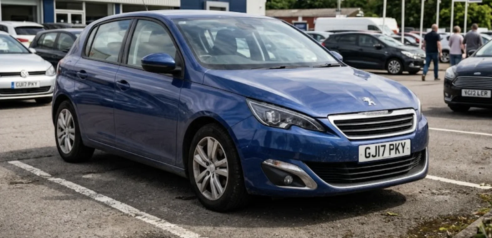 Peugeot 308 d'occasion sur un parking