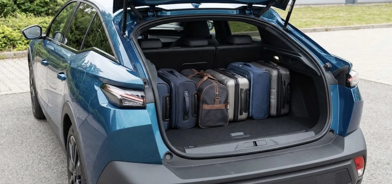 Peugeot 408 coffre : quel volume selon la motorisation ?